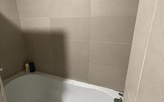 Cosmopolis Single Bedroom Apartment 204