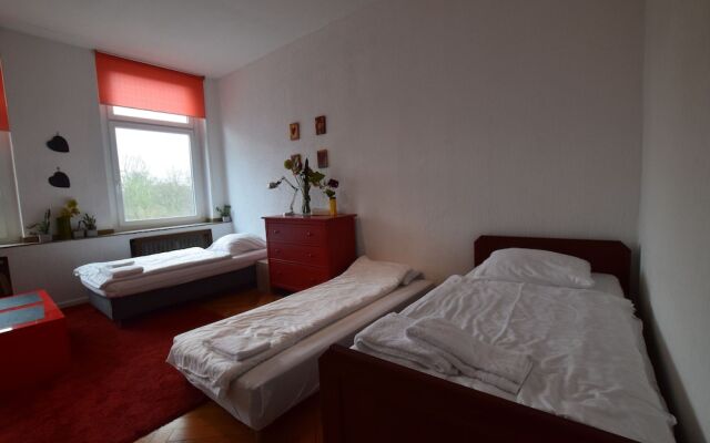 Tolstov-Hotels Large 3,5 Room Apartment