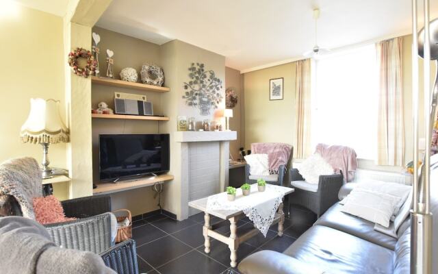 Graceful Holiday Home in Beveren aan de Ijzer With Terrace