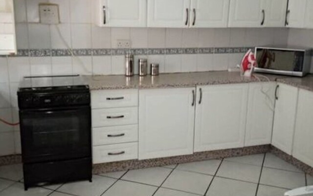 3 Bedrooms Exclusive House in Northmead