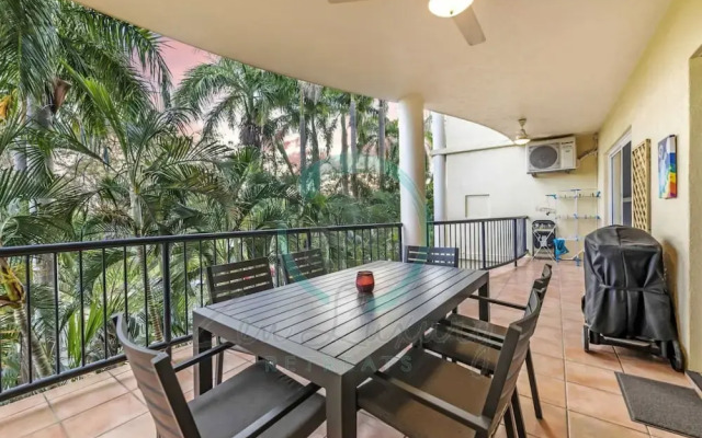 Nightcliff Foreshore Pool Outdoor Dining BBQ