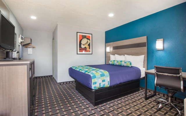 Knights Inn and Suites Salem