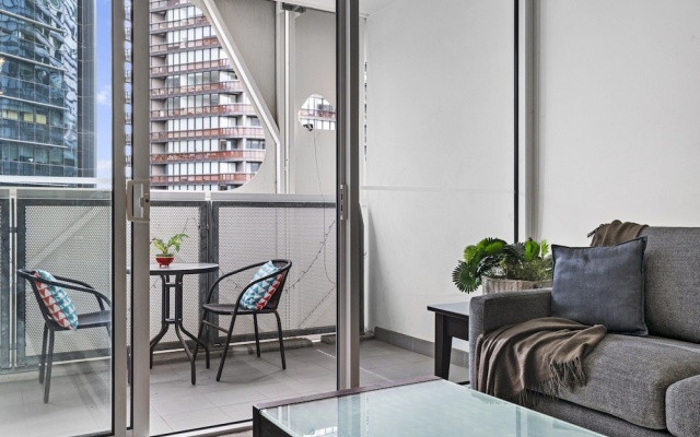1BR Docklands Walk to Marvel Stadium + Balcony – Balcony – Melbourne