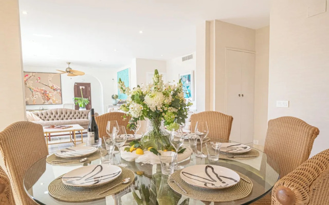 Luxury Family Escape Golf & Pool Retreat