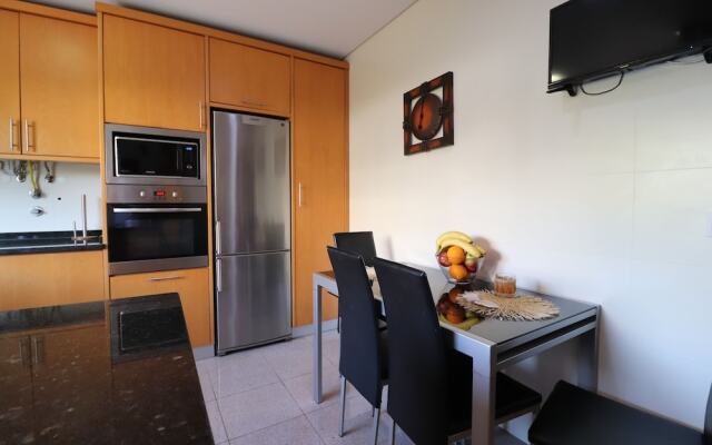 3-bed Townhouse With Pool in Albufeira Balaia