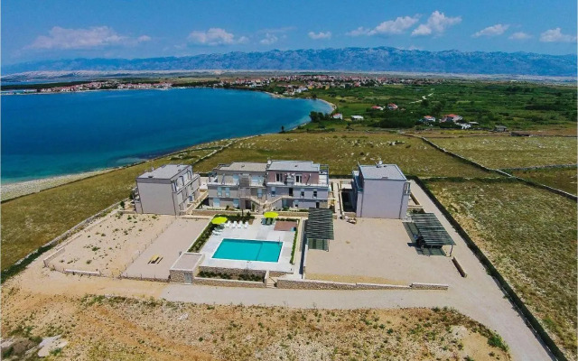 Two-Bedroom Apartment in Povljana