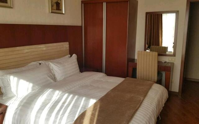 Dreamland Oasis luxury apartment