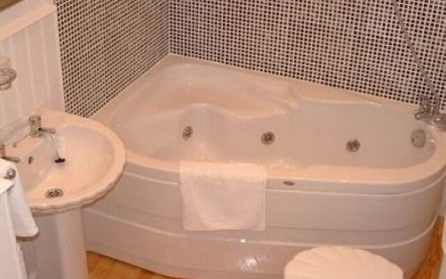 Clarmont Guest House