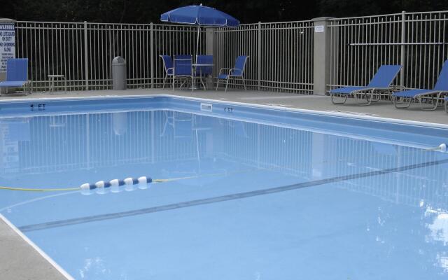 Best Western Fremont/Angola I-80/90 Toll Road