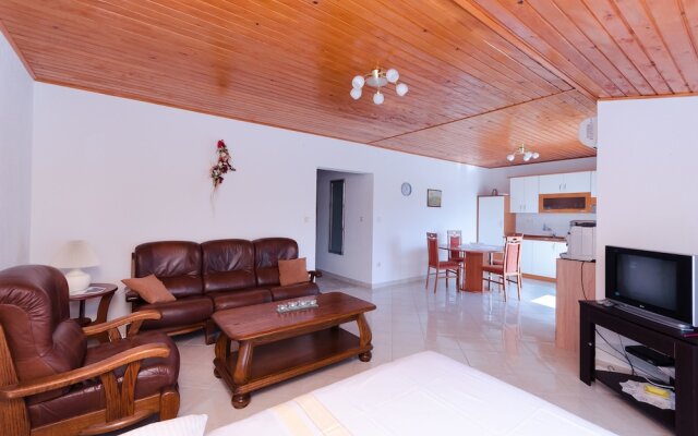 Apartments Maravera