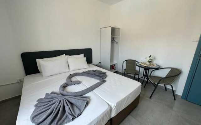 Sun Plaza Suites - Adults Only