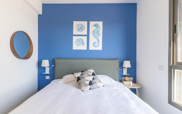 Sunlit Balcony & Coastal Charm by Sea N' Rent