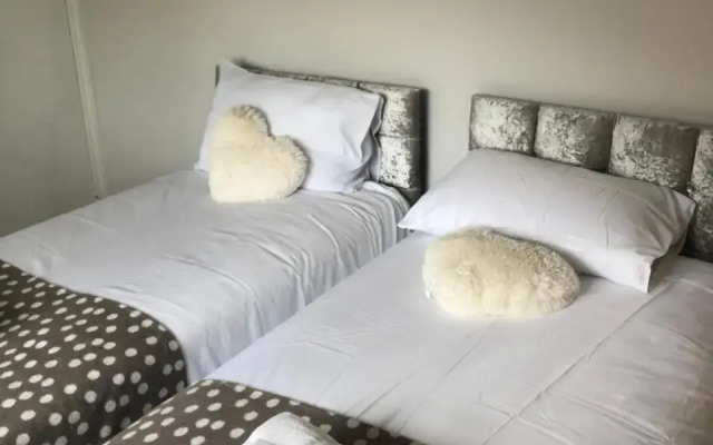 Newly refurbished 2bed bungalow, Bristol, UK