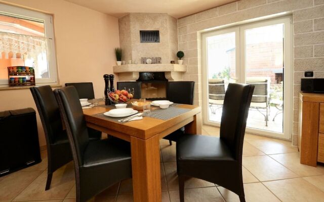 Cozy Holiday Home in Rogovici With Swimming Pool