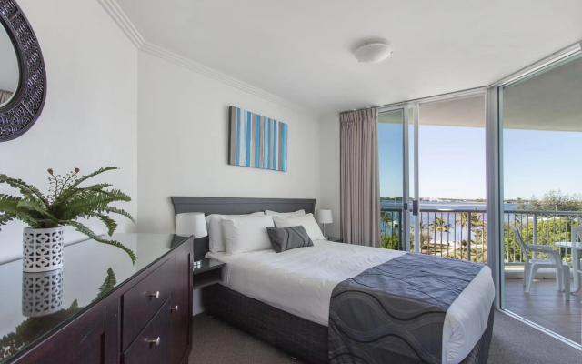 Crystal Bay on the Broadwater