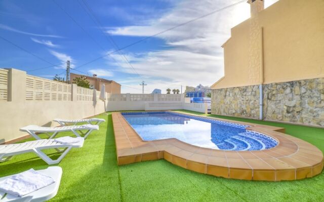 Villa - 4 Bedrooms with Pool and WiFi - 104984
