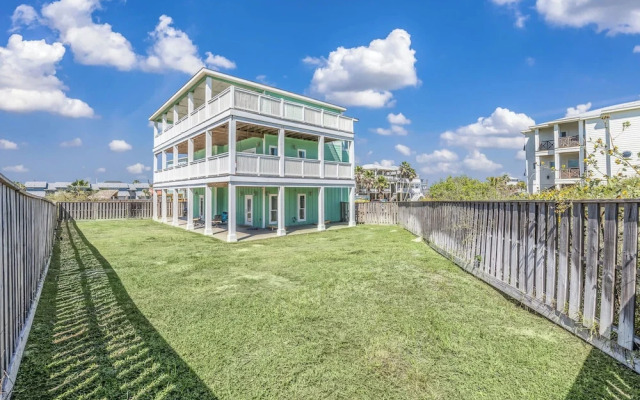 Ocean Views Optional Golf Cart Sleeps 14