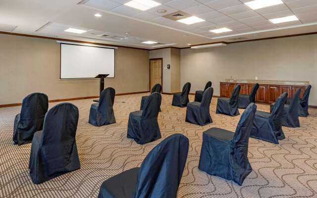 Comfort Inn & Suites Virginia Beach - Norfolk Airport