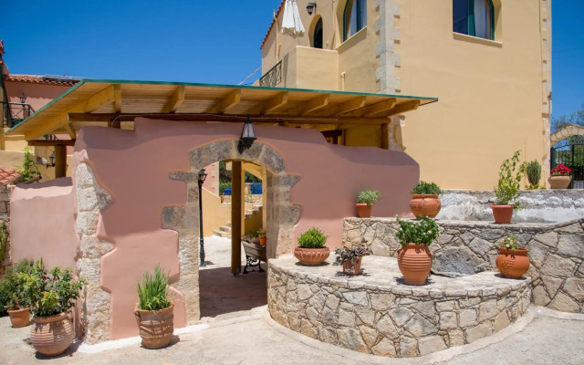 Skandalis Traditional Suites