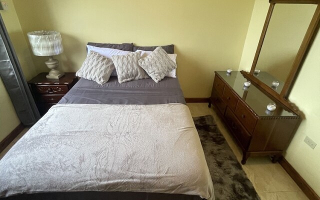 2-bed Apartment Drax Hall Ocho Rios AC and Wifi