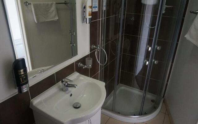 Cotswold Hotel