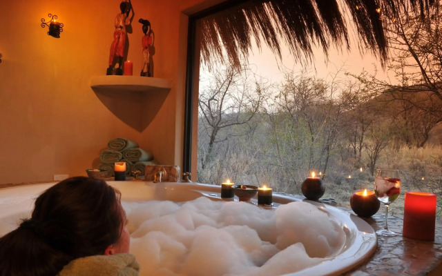 Tau Game Lodge
