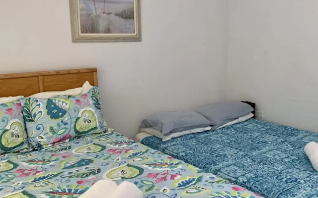 3 Suites BP Steps to Beach - Apartment in West Bay - Photo 4