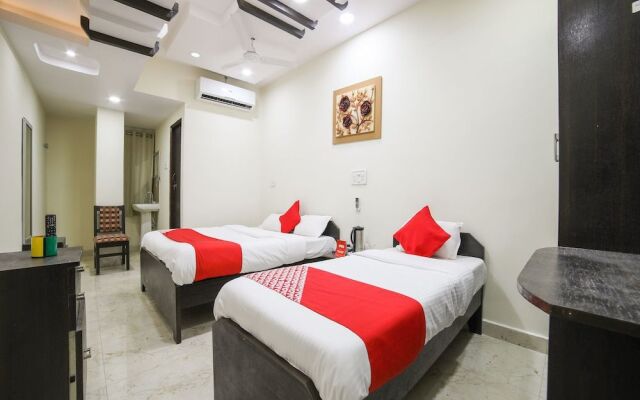 OYO 15605 Ruchira Villa