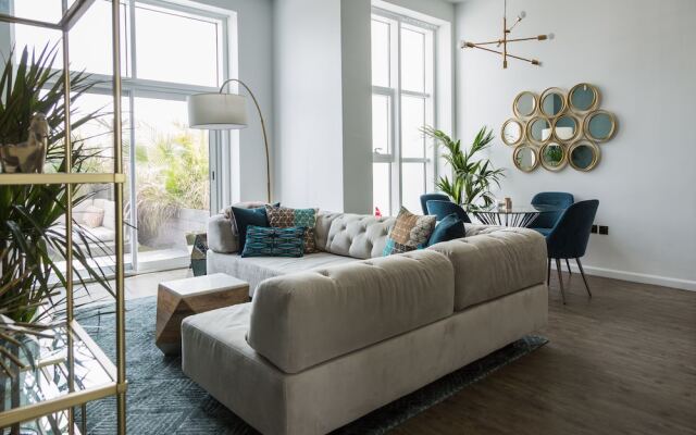 Higuests Vacation Homes - Marina Arcade