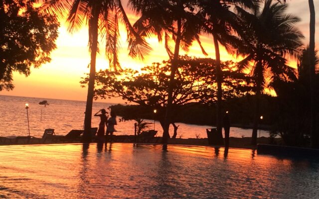 Anchorage Beach Resort