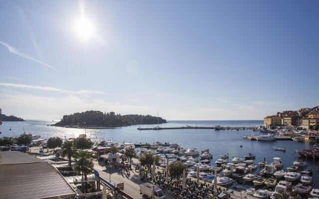 Apartments Crevatin Riva