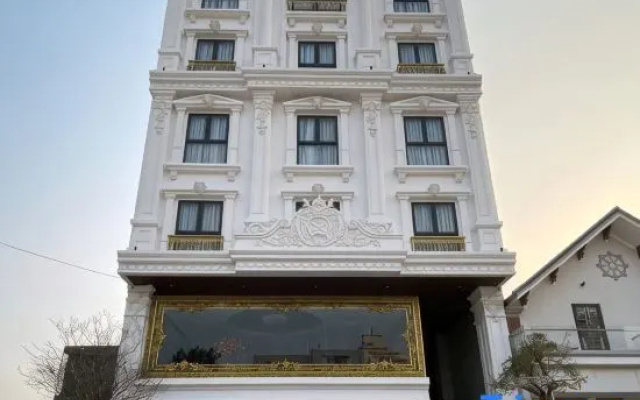 Royal Hotel 2 Mong Cai