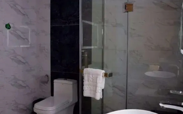 Luodian Donghui Hotel