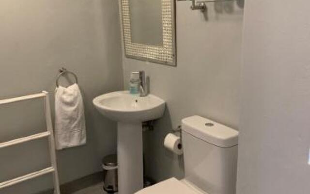 Glenelg Road Guesthouse