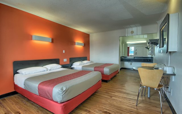 Motel 6 Lima, OH