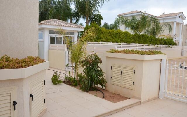 Anthorina Villa 8