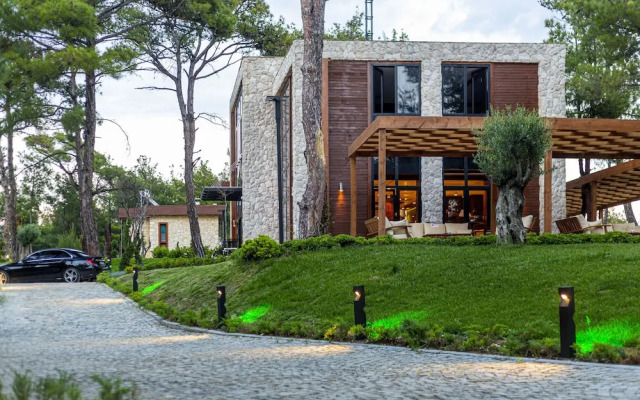 Marisstone Hotel Villa