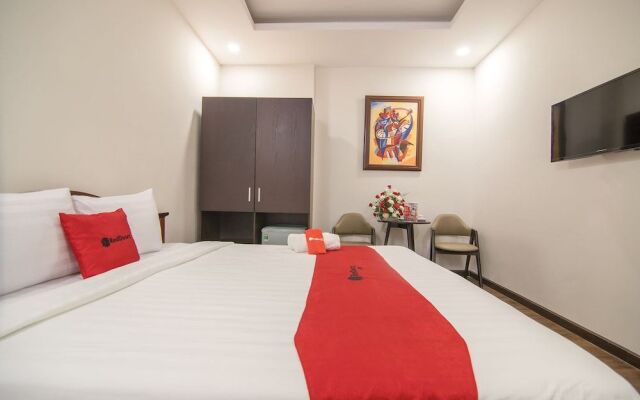 RedDoorz Premium near Bai Sau