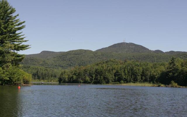 CHALET AU BORD DE L\'EAU LE NYMPHéA