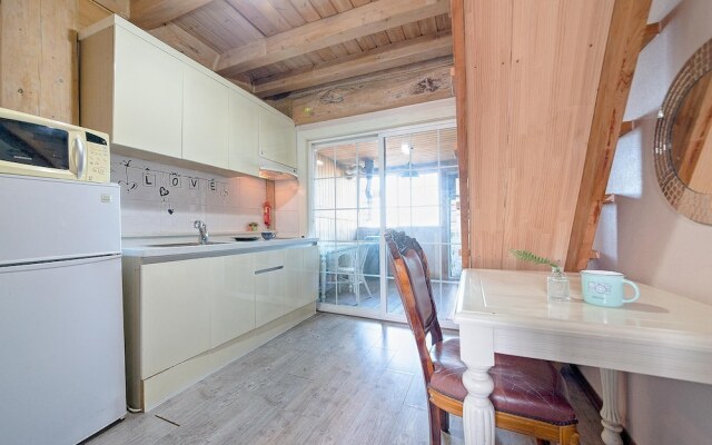 Ganghwa Izba Pension