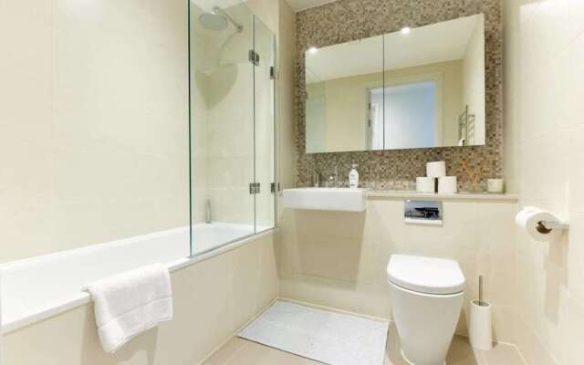 Modern 2bed Apt W/balcony in Kings Cross