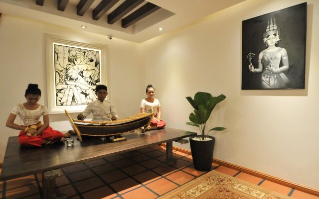 La Rose Suites