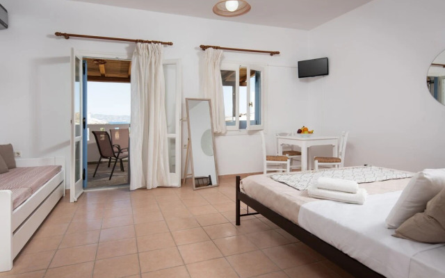 Aqua Naxos Apartments and Suites