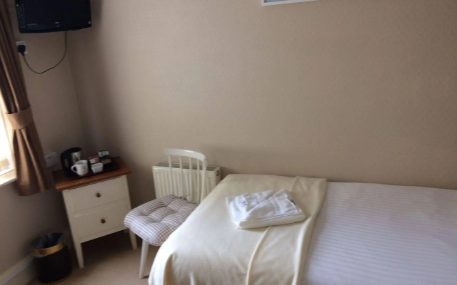 Riviera Lodge Hotel