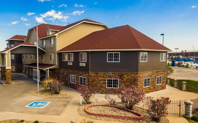 Red Roof Inn & Suites Omaha - Council Bluffs