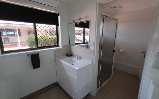 Cascade Motel In Townsville