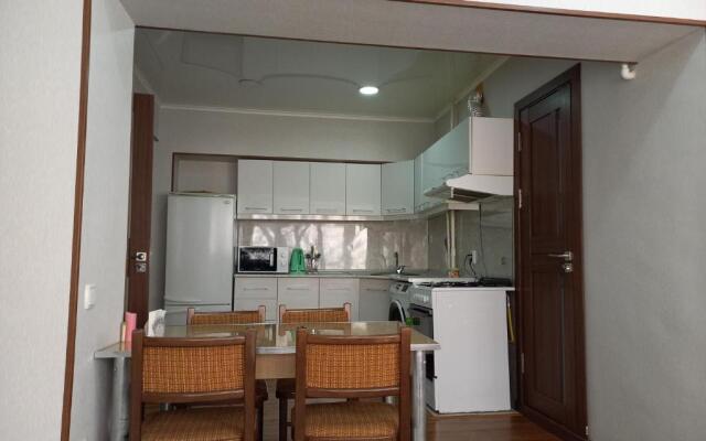 Apartment Center 1