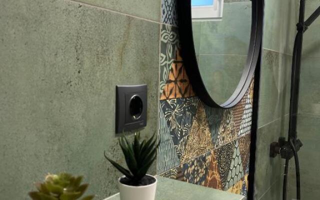 Alexander Cozy Apartment FREE PRIVATE PARKING