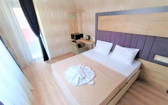Avcilar Elit Hotel (29 Km Away From Istanbul)