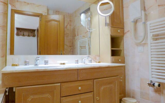 Terrasse des Alpes 15330